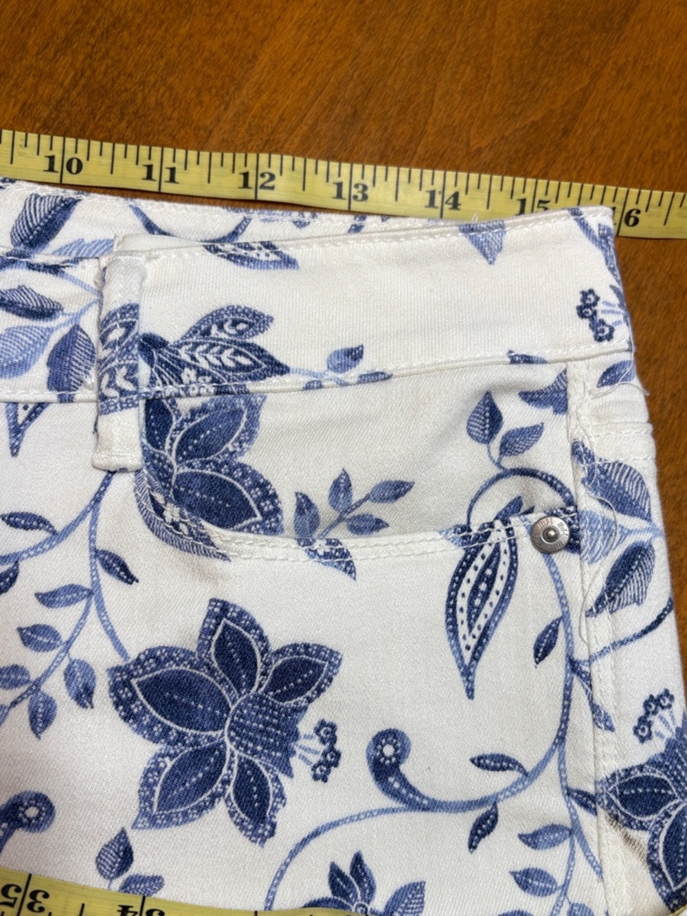 J.Jill Denim White Cropped Pants with Blue Floral Print, 8P - Picture 3 of 8